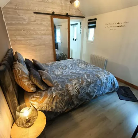 Auxptitsbonheurs Bed & Breakfast *